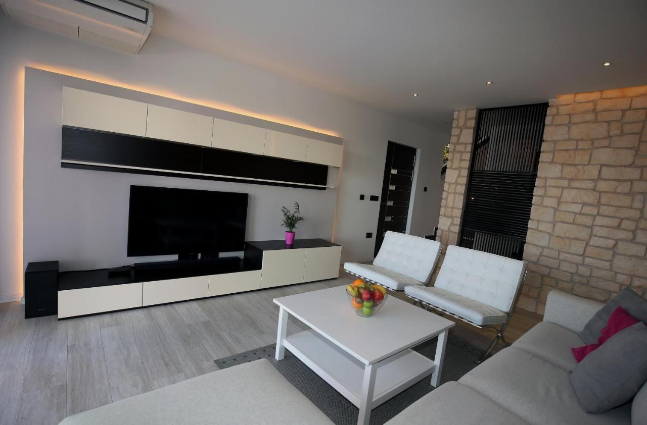 Villa Infinity Smrika Luaran gambar