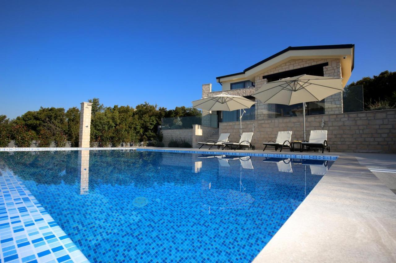 Villa Infinity Smrika Luaran gambar