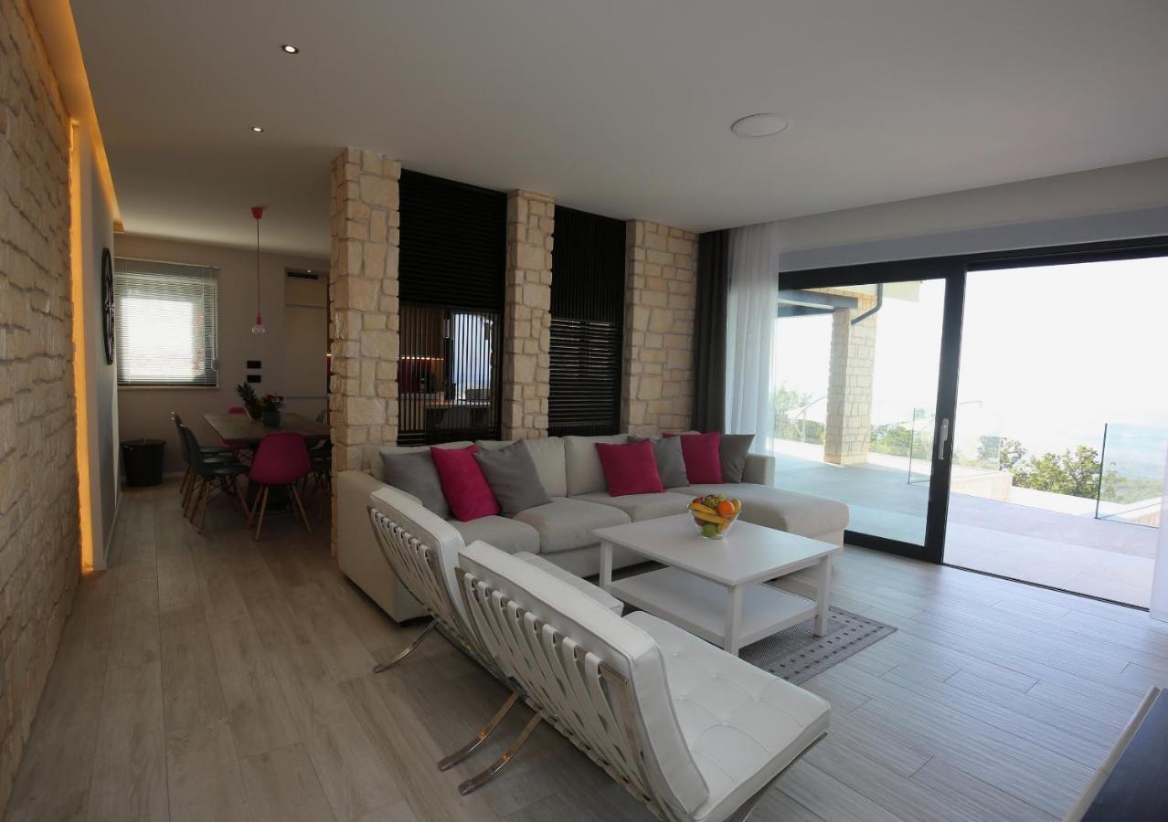 Villa Infinity Smrika Luaran gambar